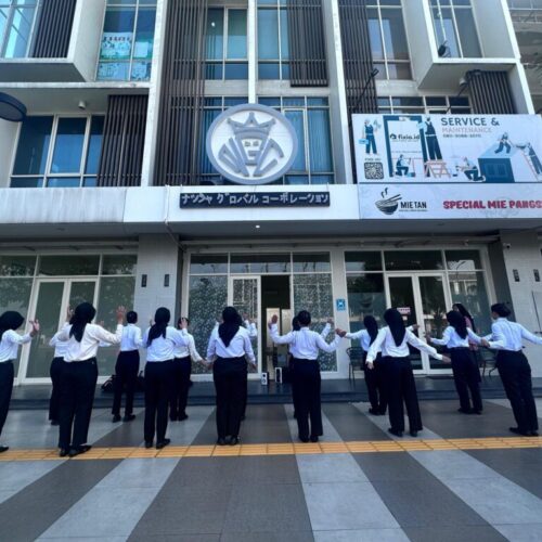 Senam pagi Senam pagi