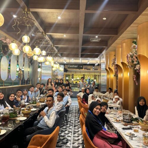 Event berbuka bersama anak-anak yatim piatu. Event berbuka bersama anak-anak yatim piatu.